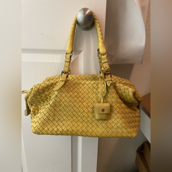 Authentic Bottega Veneta Habdbag - Picture 1 of 12